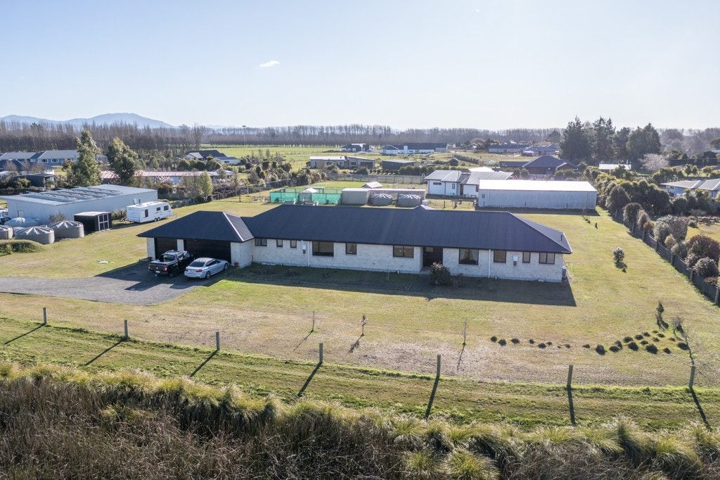 8 Northside Drive, Waikuku, Waikuku - Carousel 2