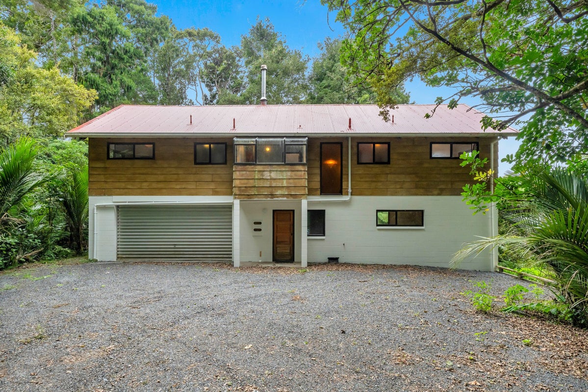 58 Tainui Road, Titirangi, Auckland - Carousel 1
