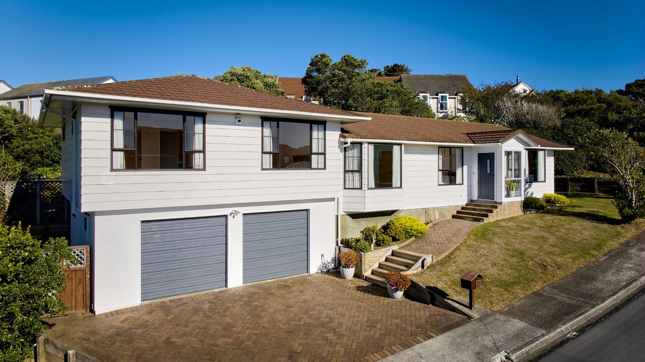 84 Cunliffe Street, Churton Park, Wellington - Carousel 1