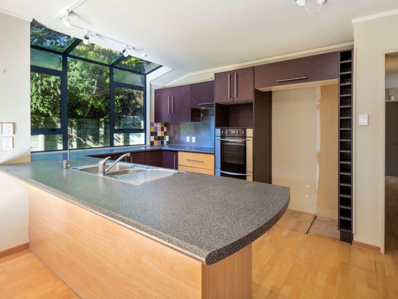 13 Saunders Close, Whitby, Porirua - Carousel 2