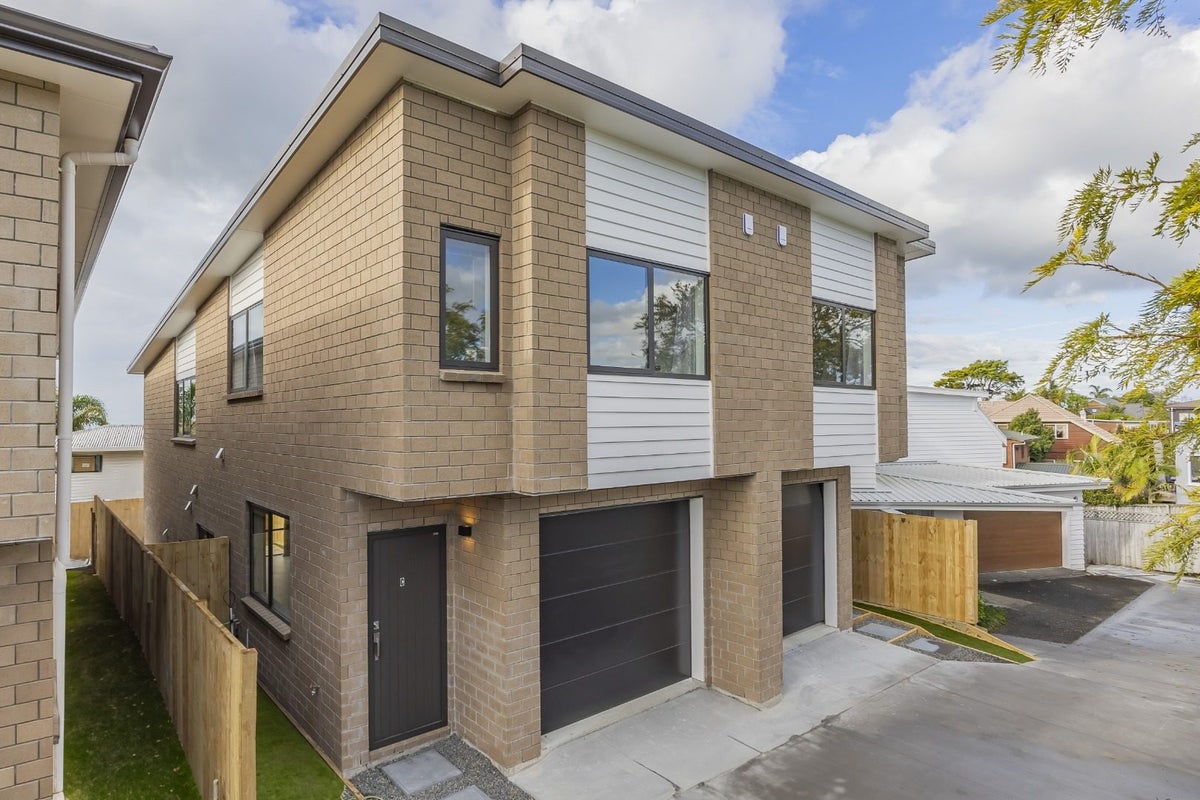 1C Tudor Place, Mairangi Bay, Auckland - Carousel 1