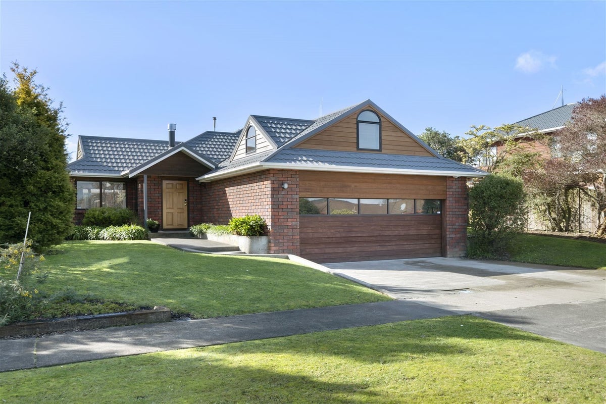 6 Jefferson Crescent, Milson, Palmerston North - Carousel 1