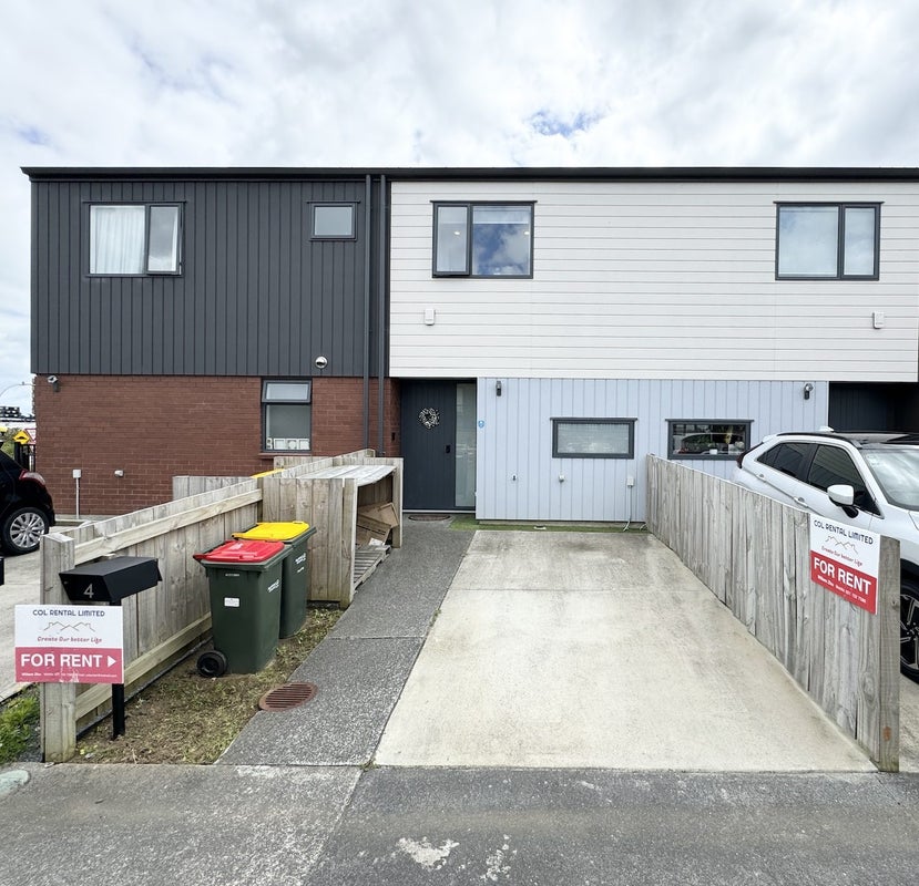 4 Dorothy Thorpe Way, New Lynn, Auckland - Carousel 10