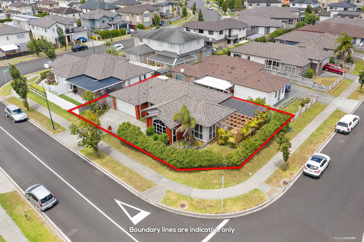 11 Clady Drive, Flat Bush, Auckland - Carousel 2