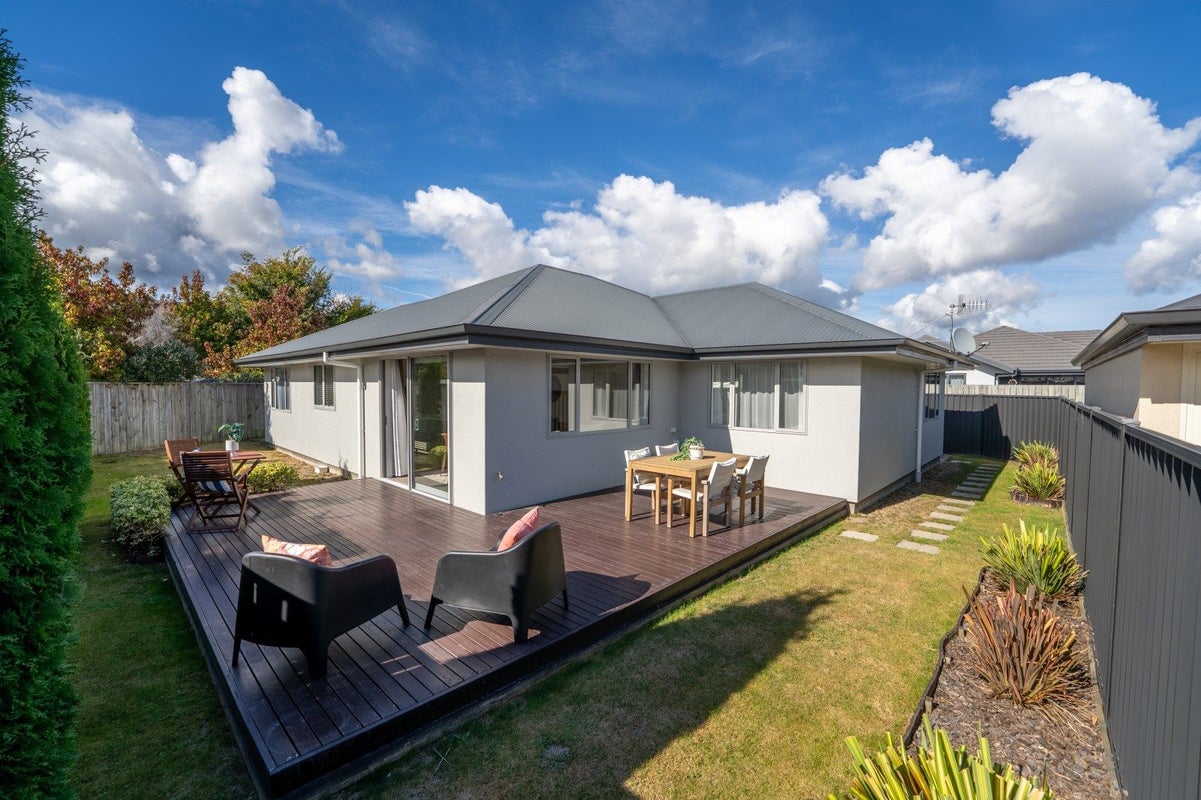 47 Kendall View, Stoke, Nelson - Carousel 1
