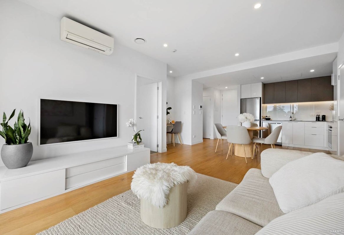 112/1 Kimiora Street, Three Kings, Auckland - Carousel 1