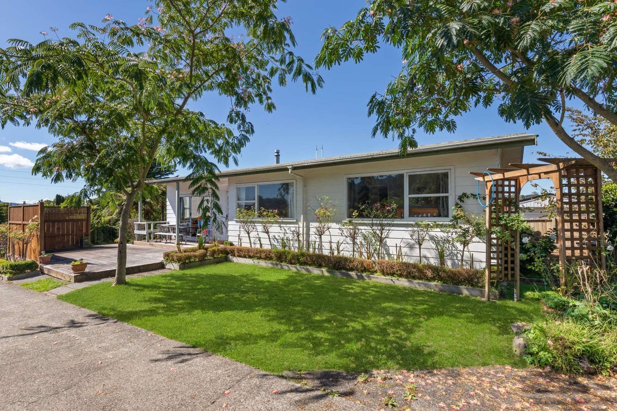 15 Gem Street, Pukehangi, Rotorua - Carousel 1