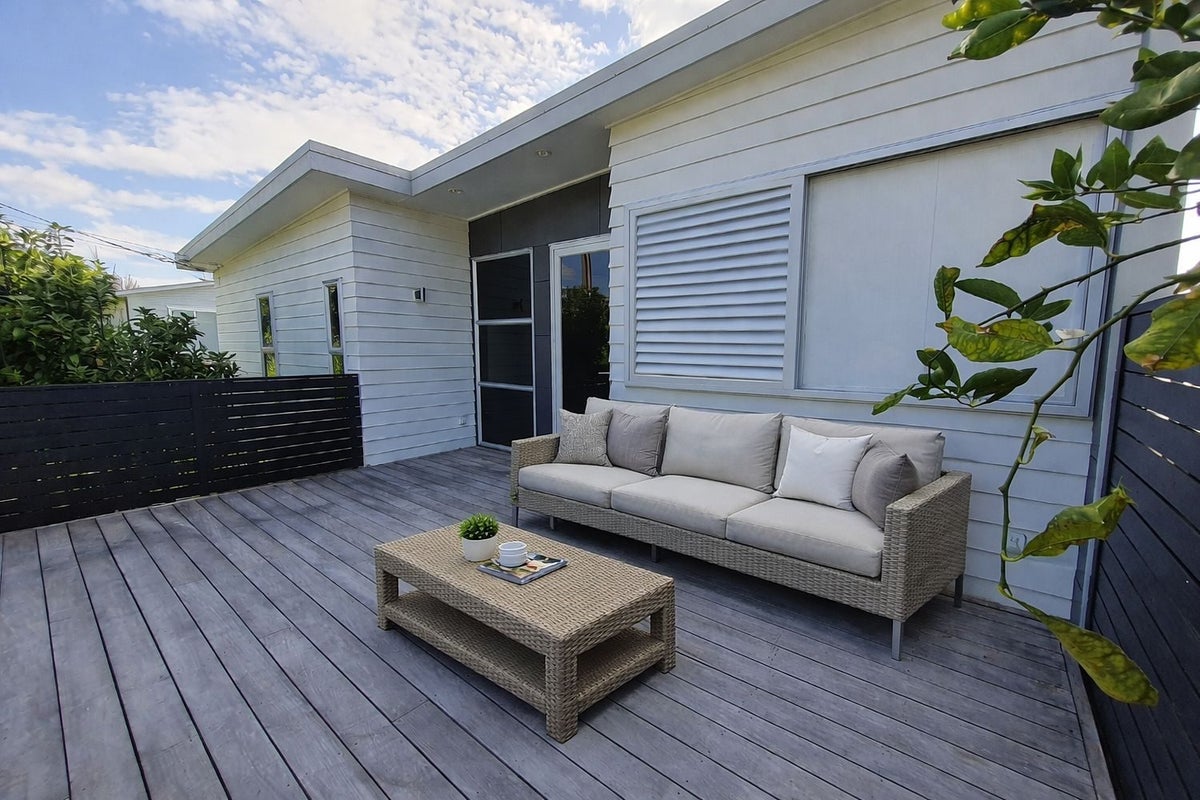 36 De Luen Avenue, Tindalls Beach, Whangaparaoa - Carousel 1