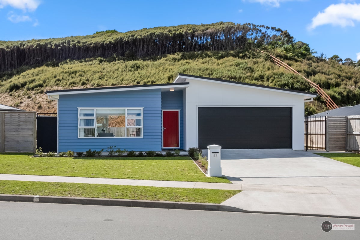 43 Brian Morgan Terrace, Wainuiomata, Lower Hutt - Carousel 1
