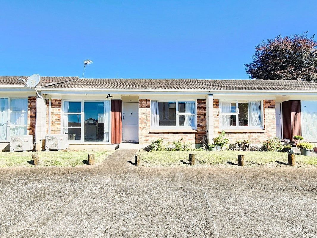 28 Landscape Road, Papatoetoe, Auckland - Carousel 1