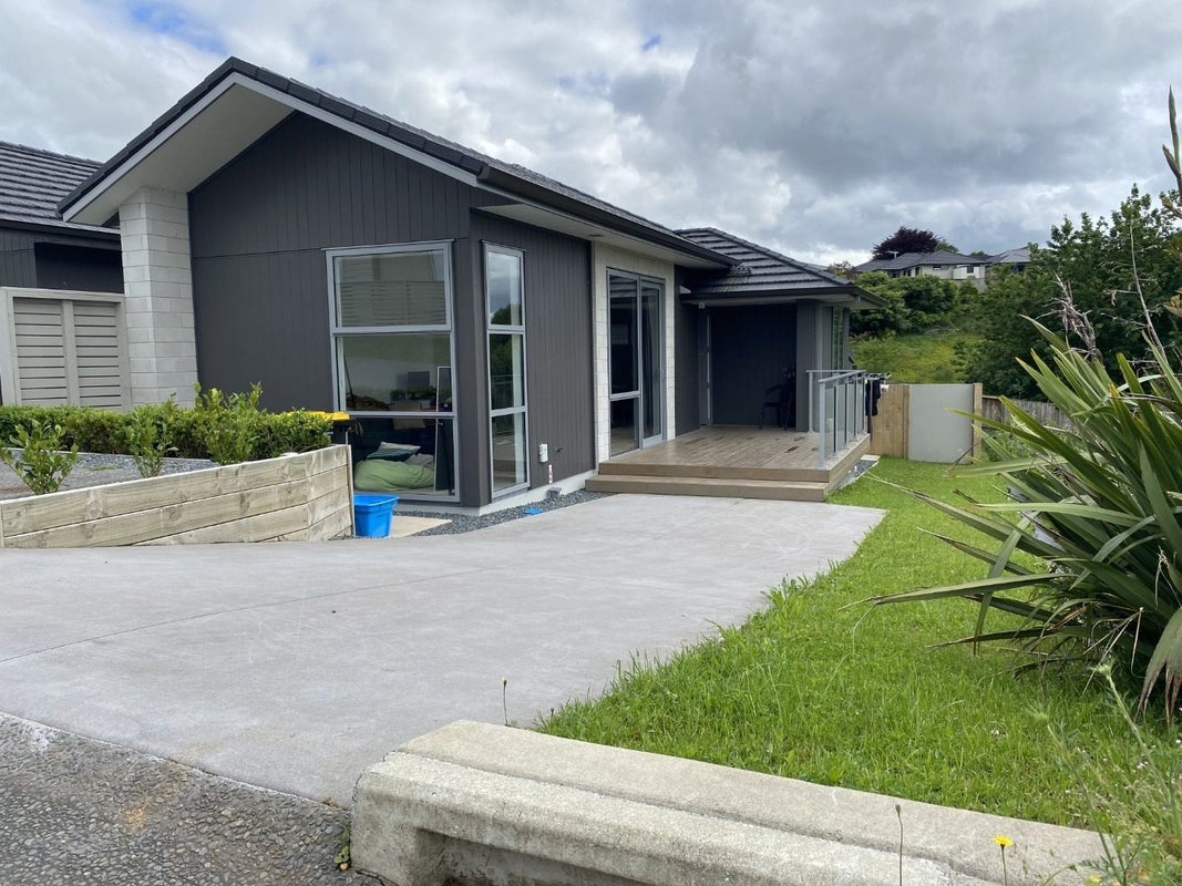 30 Kiritiana Close, Pyes Pa, Tauranga - Carousel 1