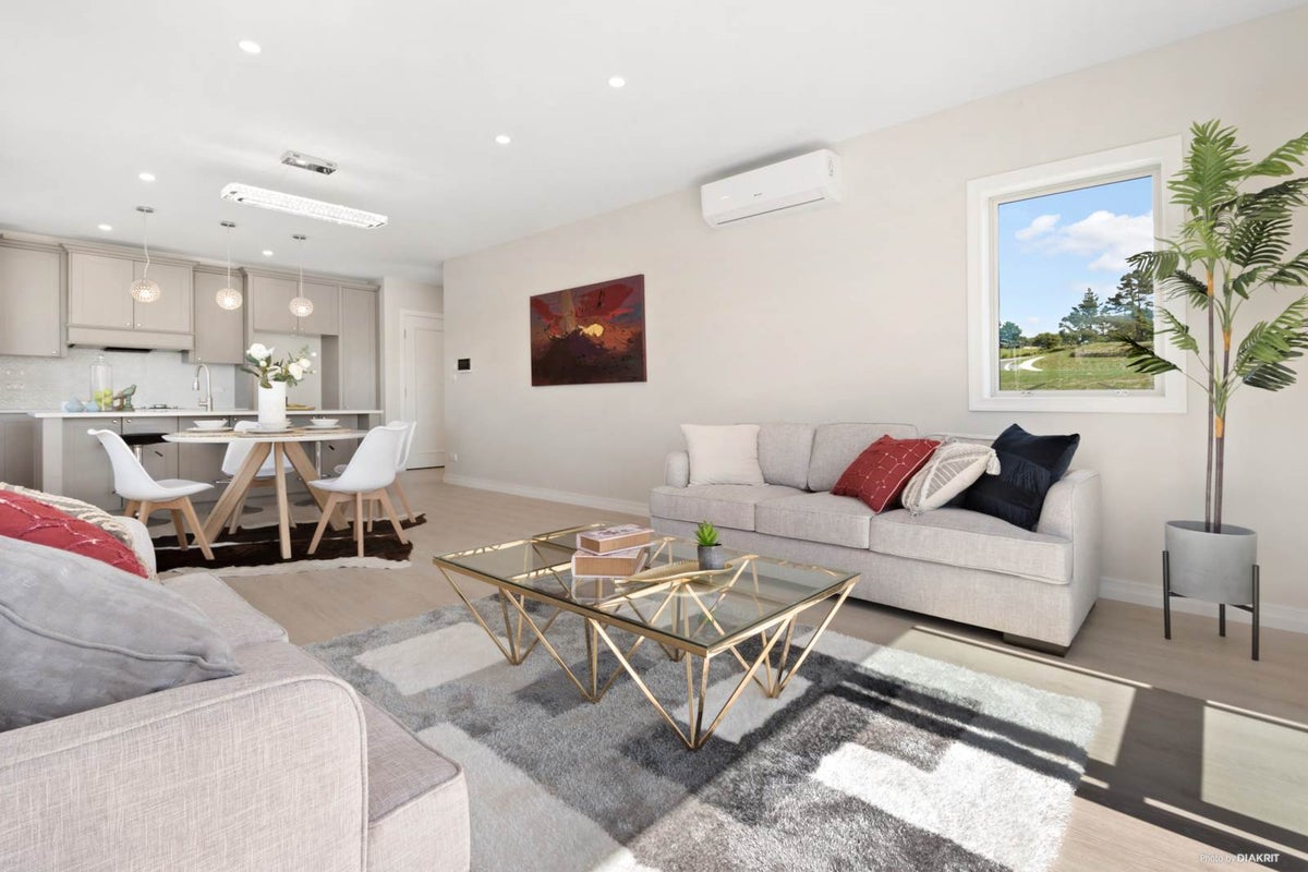 48 McWhirters Farm Lane, Massey, Auckland - Carousel 1