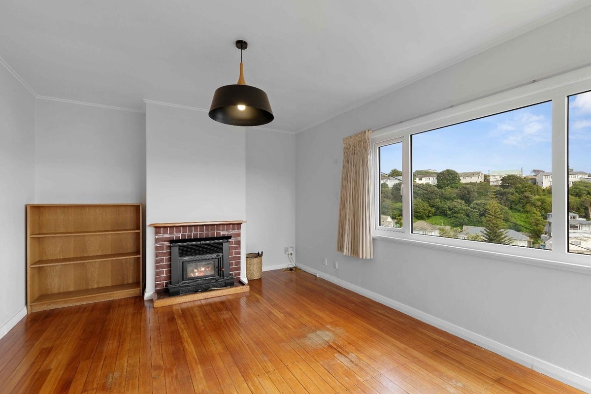 14 Elphinstone Avenue, Strathmore Park, Wellington - Carousel 2