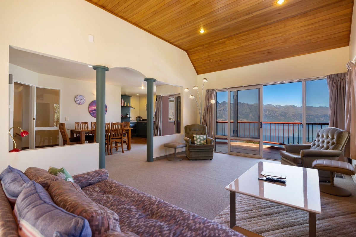 14A Von Place, Fernhill, Queenstown - Carousel 1