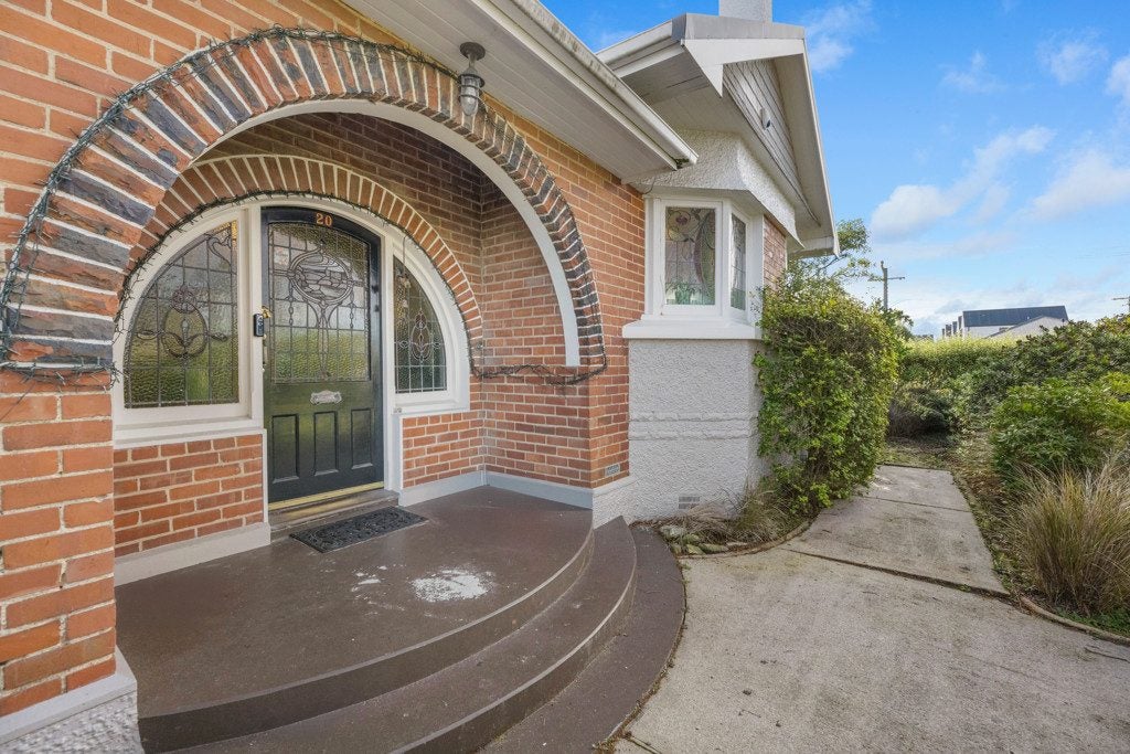 20 Hargest Crescent, Saint Kilda, Dunedin - Carousel 2