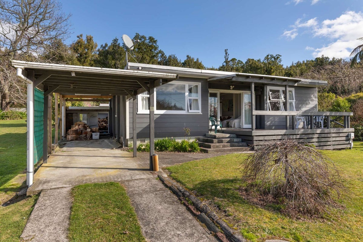 18 Oxford Road, Lake Rotoma, Rotorua - Carousel 2
