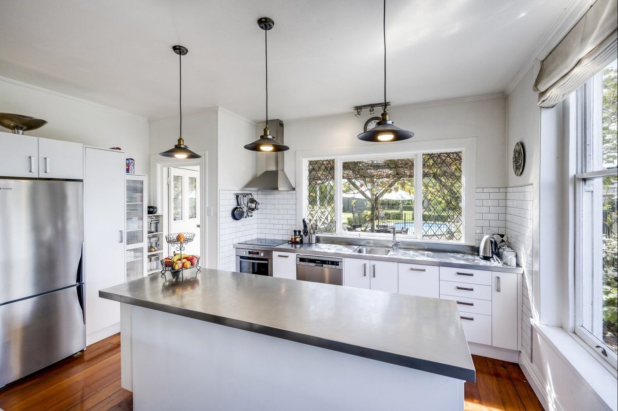 607 Queen Street West, Saint Leonards, Hastings - Carousel 1