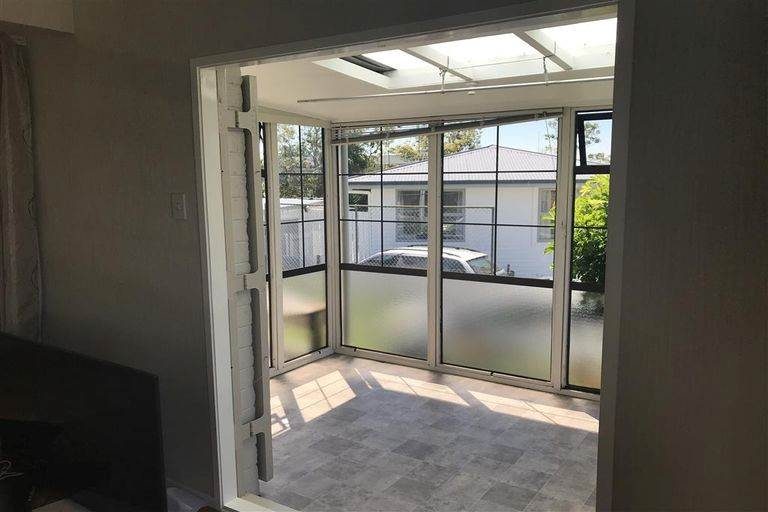 4 Bellevue Road, Brookfield, Tauranga - Carousel 2