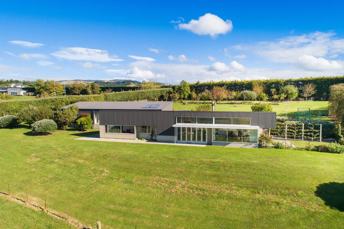 17 Oram Drive, Turitea, Palmerston North - Carousel 2