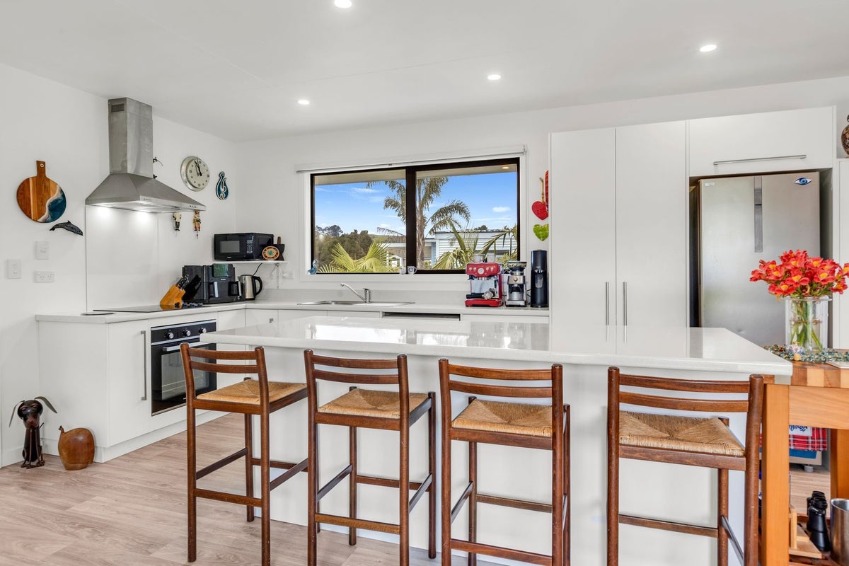 9 Meenas Place, Cable Bay, Cable Bay - Carousel 2