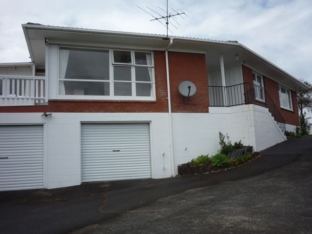 19 Rodney Street, Howick, Auckland - Carousel 1
