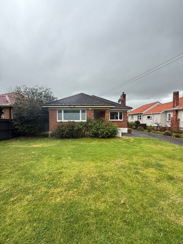 18 Kautami Avenue, Papatoetoe, Auckland - Carousel 1