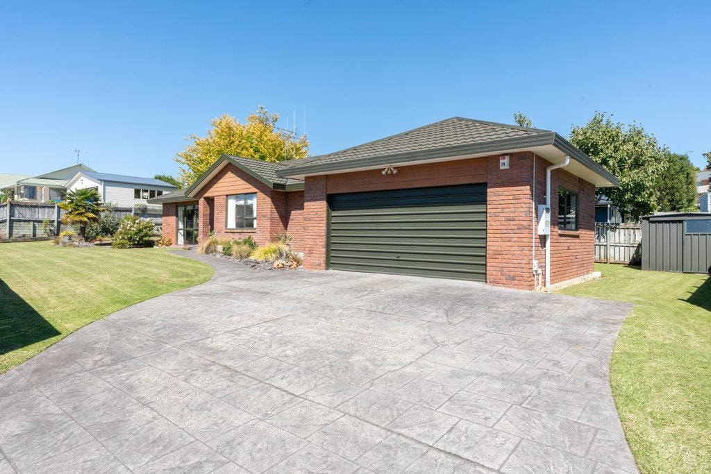 14 Caulfield Place, Nawton, Hamilton - Carousel 2