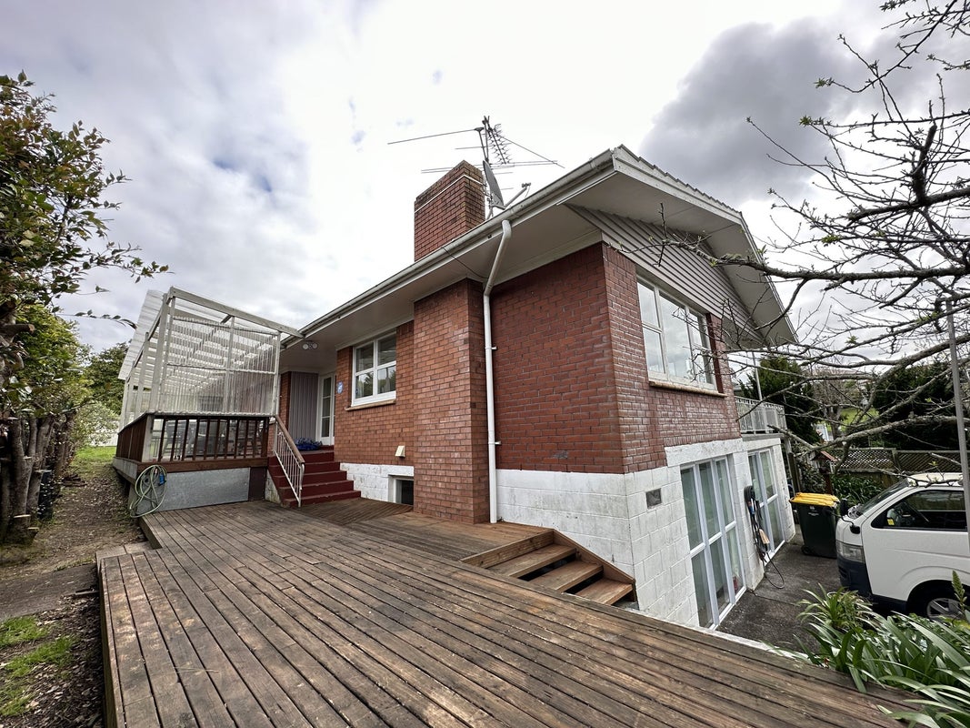 10 Glenmore Road, Sunnyhills, Auckland - Carousel 2