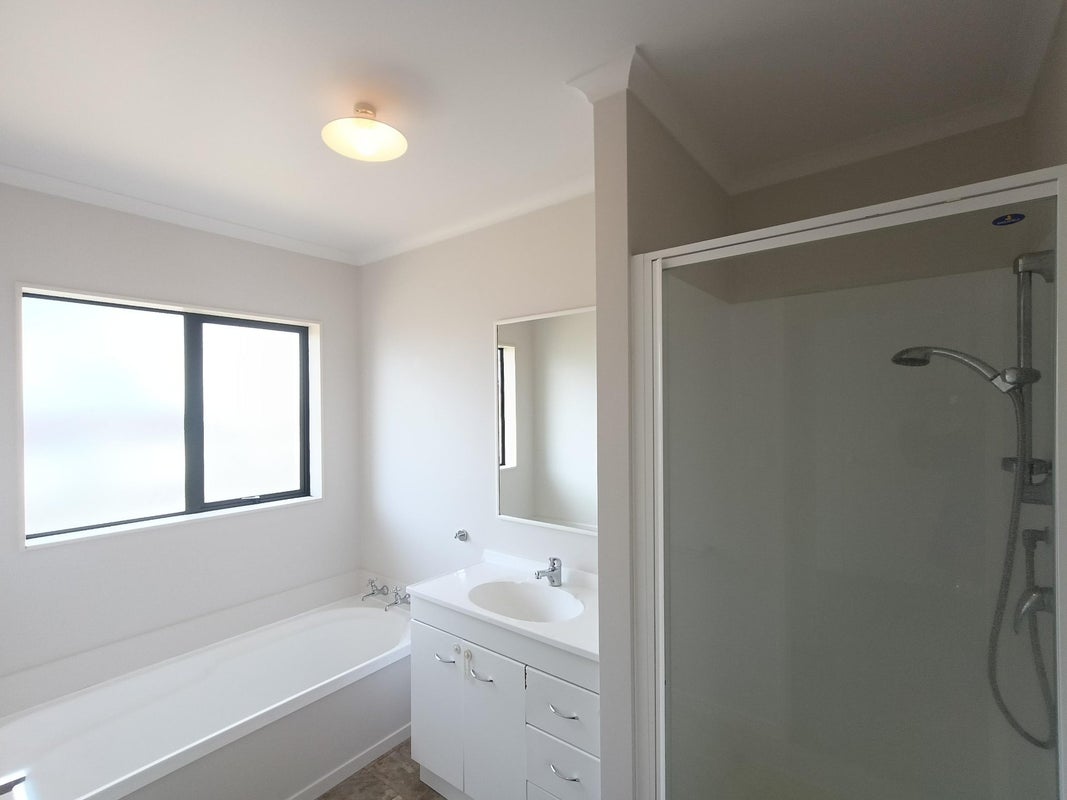 17 Charles Cross Street, Longburn, Palmerston North - Carousel 16