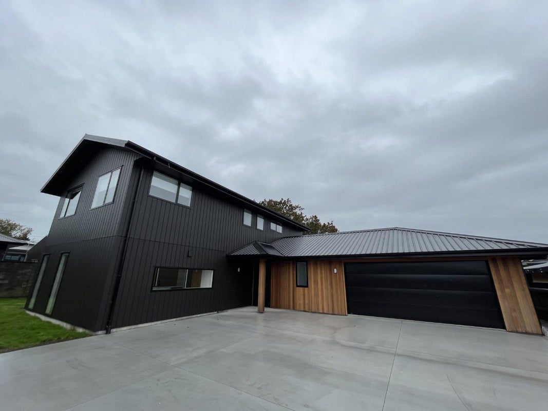3B Turehu Street, Merrilands, New Plymouth - Carousel 1
