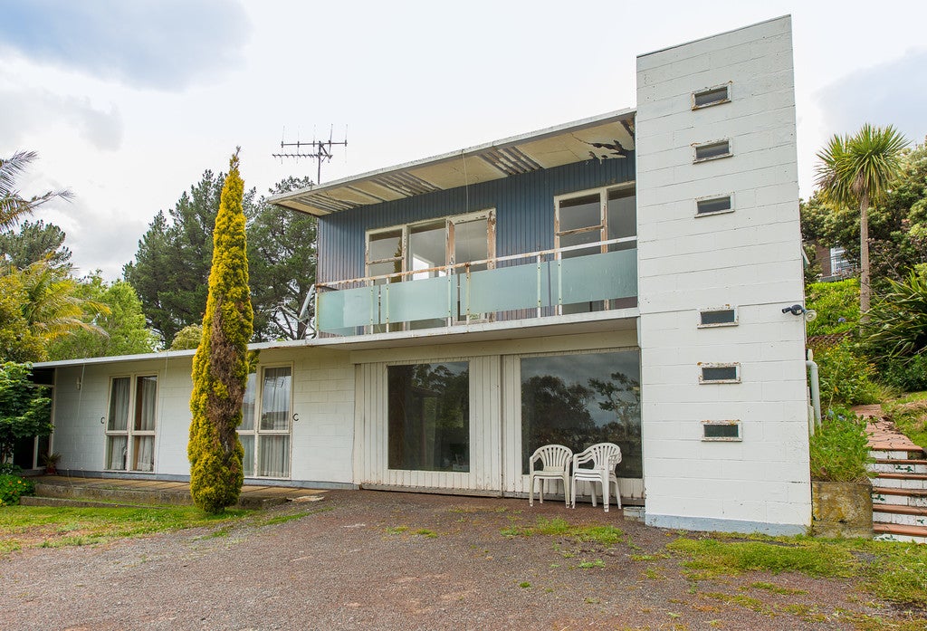4 Iris Place, Bastia Hill, Whanganui - Carousel 1