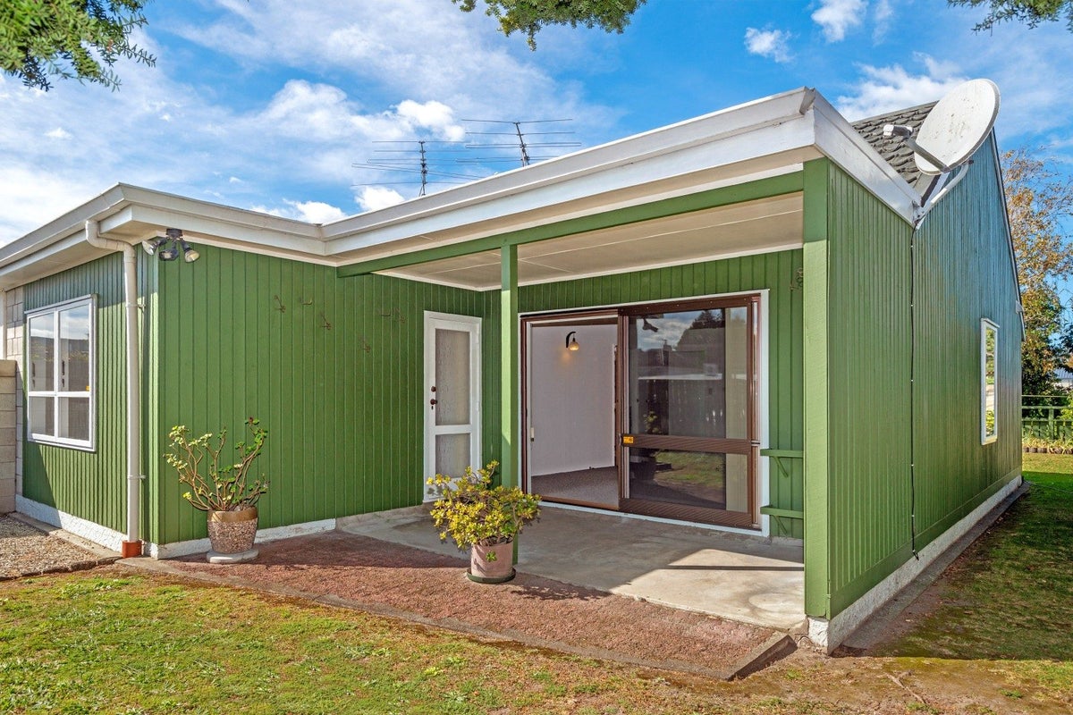 1 Stevenson Lane, Kaiti, Gisborne - Carousel 1