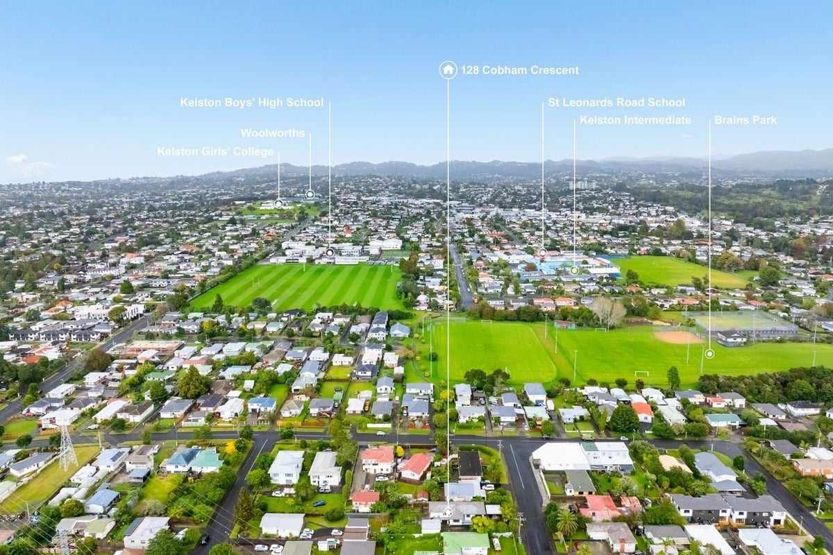 128 Cobham Crescent, Kelston, Auckland - Carousel 15