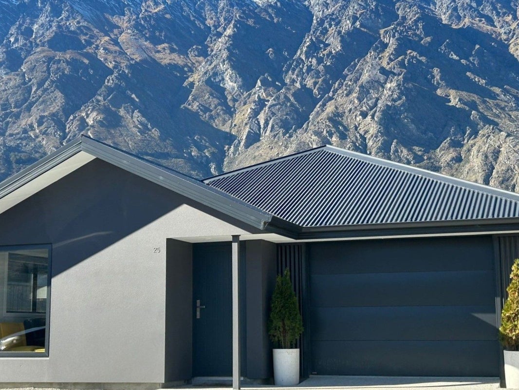 25 Bale Road, Jacks Point, Queenstown - Carousel 1