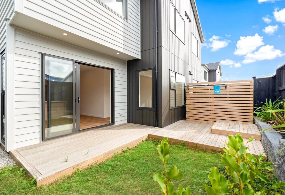 5E Poto Street, Te Atatu South, Auckland - Carousel 2