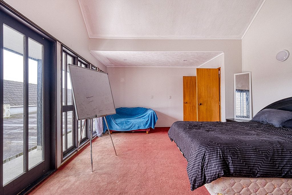 33 North Road, Papakura - Carousel 17