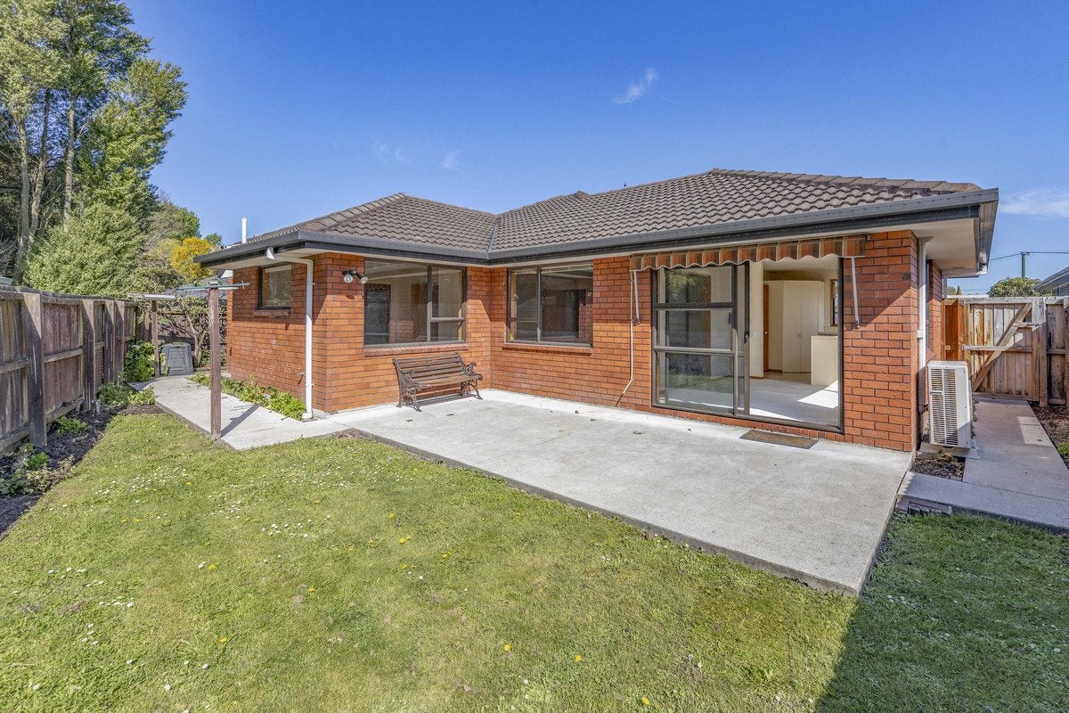 2/24 Woodbury Street, Avonhead, Christchurch - Carousel 1