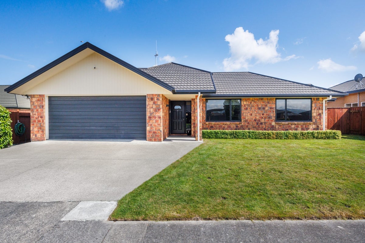 43 Geneva Terrace, Kelvin Grove, Palmerston North - Carousel 1