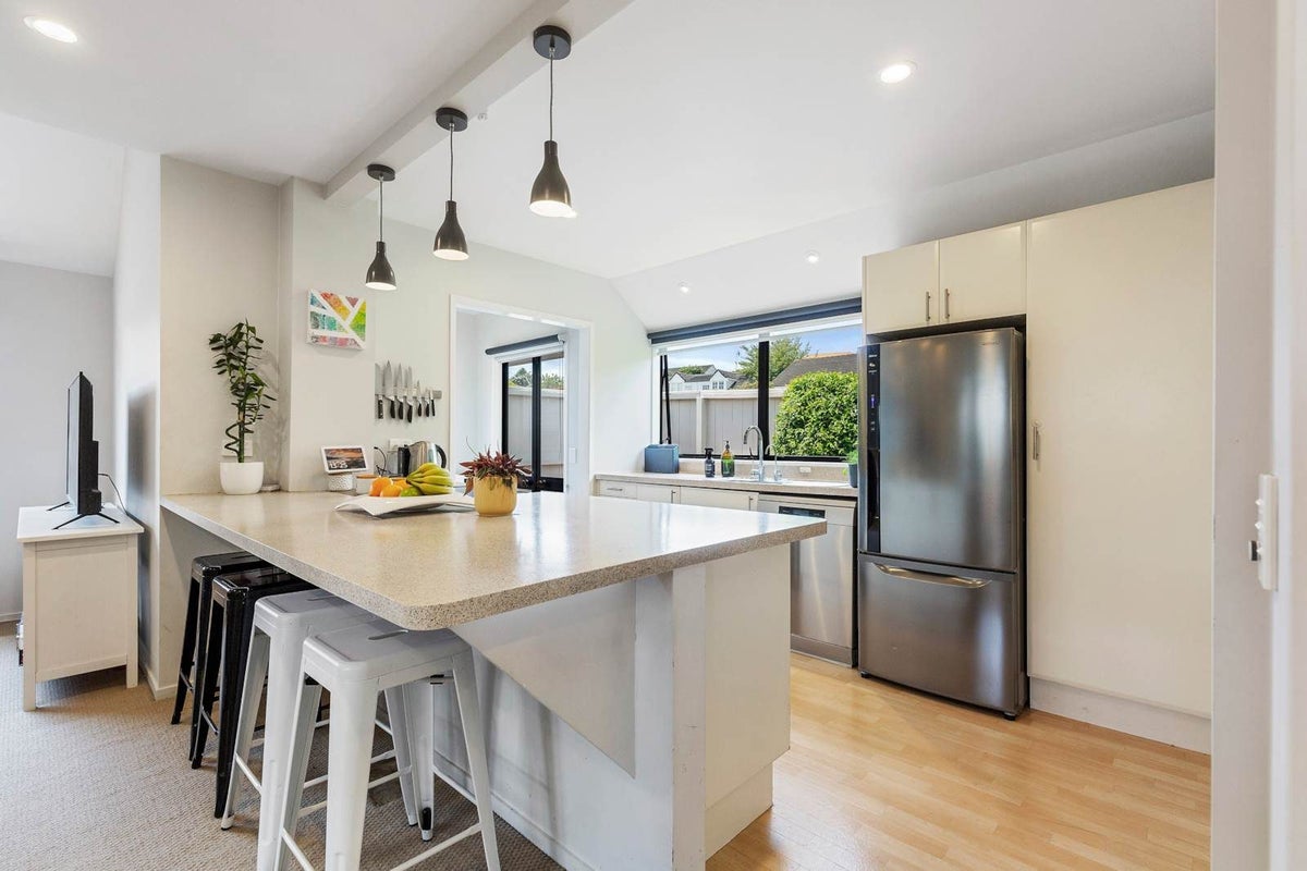 1/76 Temple Street, Meadowbank, Auckland - Carousel 2