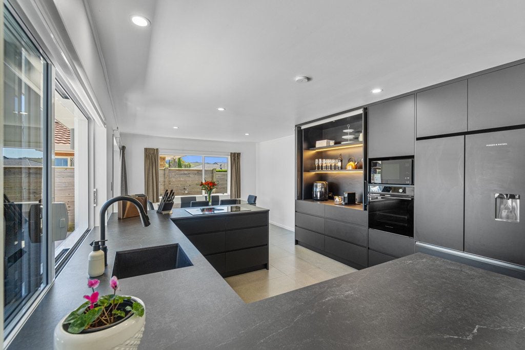17 Merlot Heights, Huapai, Kumeu - Carousel 2