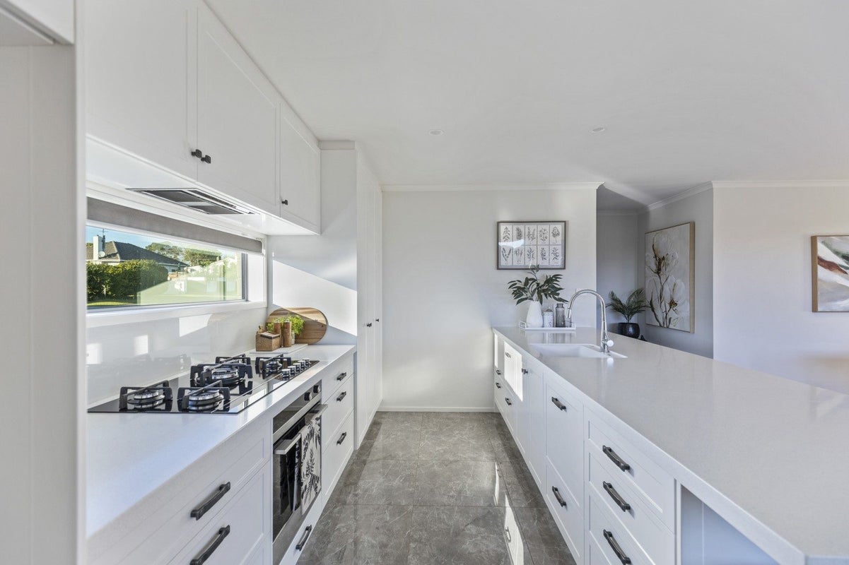 1 Howe Place, Upper Vogeltown, New Plymouth - Carousel 2