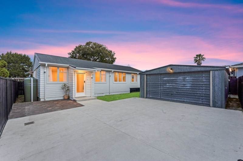 17A Arodella Crescent, Ranui, Auckland - Carousel 1