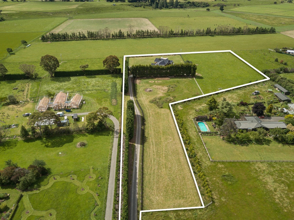 124A Loop Line, Masterton - Carousel 2
