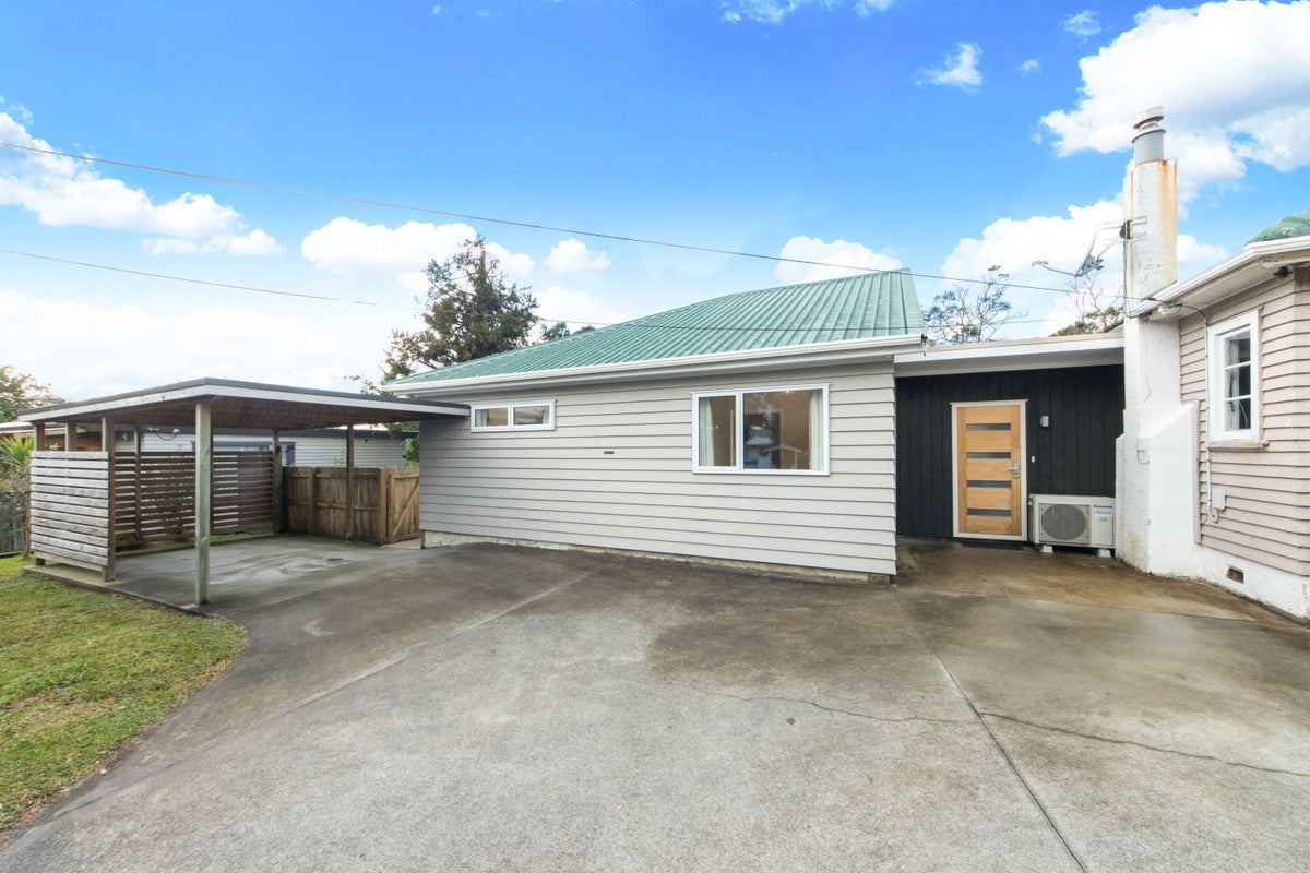 8 Sunnyside Road, Sunnyvale, Auckland - Carousel 1