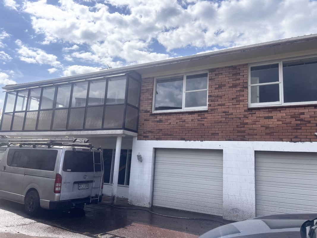 9 Chevis Place, Pakuranga, Auckland - Carousel 1