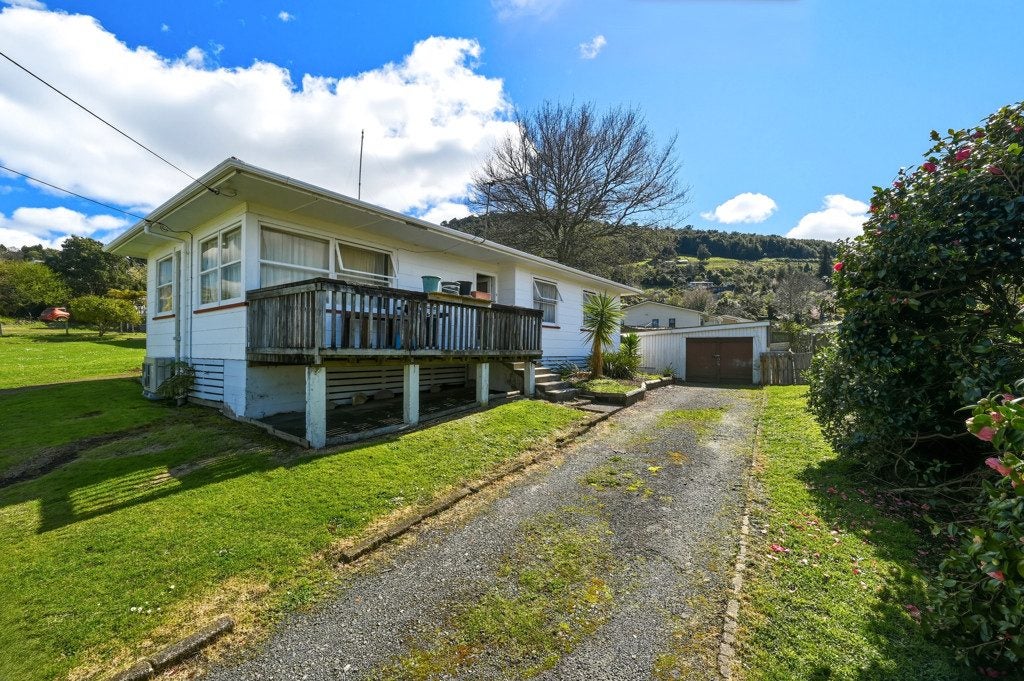 17 Leslie Avenue, Western Heights, Rotorua, Bay Of Plenty - Carousel 1