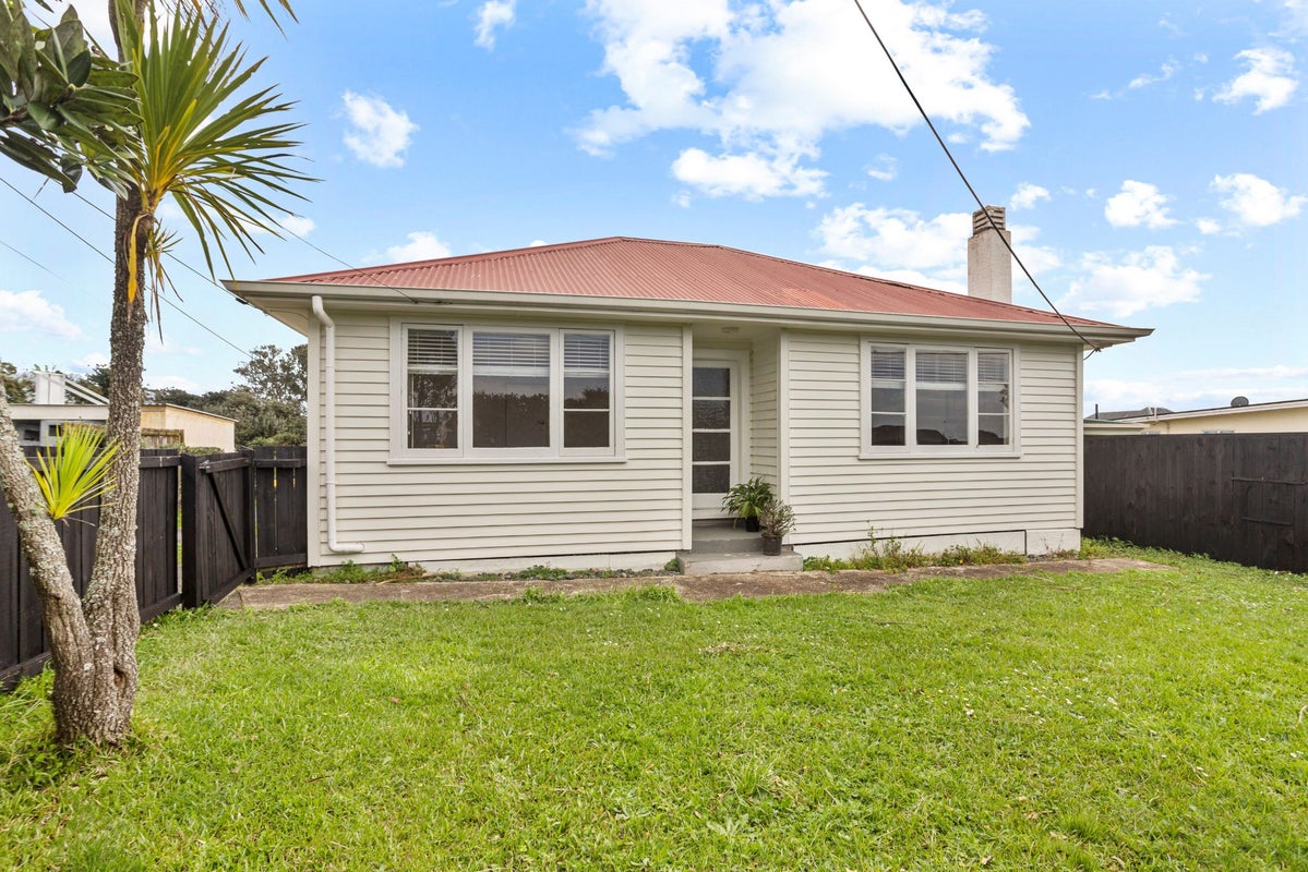 64 Archibald Road, Kelston, Auckland - Carousel 1