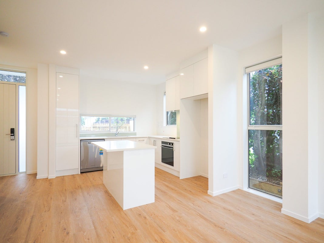 1/10 Tirimoana Road, Te Atatu South, Auckland - Carousel 11