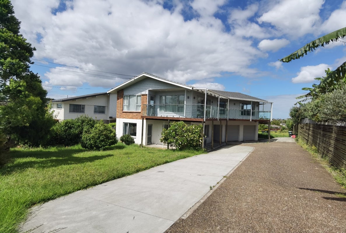 194 Bleakhouse Road, Mellons Bay, Auckland - Carousel 1