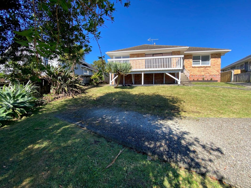 9 Cajero Place, Green Bay, Auckland - Carousel 14